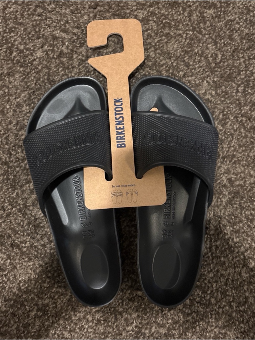 Women’s 8 Birkenstock Barbados EVA Slides in Black